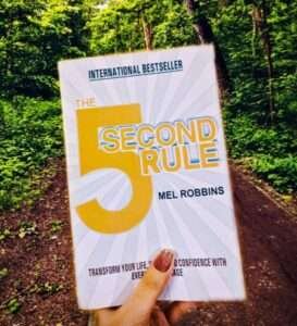 Read more about the article The 5 Second Rule: How to Take Action and Achieve Your Goals – A Book Review